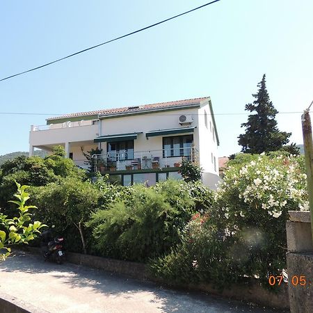 Apartments Suljic - Cash Only Property 스타리 그라드 외부 사진