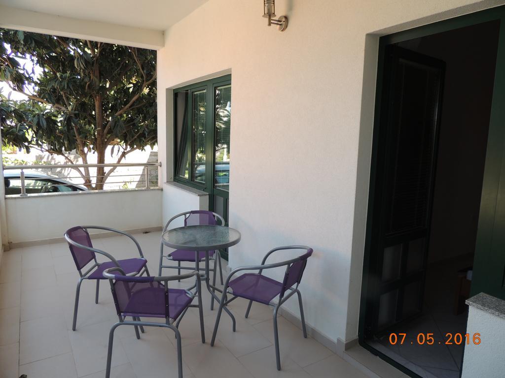 Apartments Suljic - Cash Only Property 스타리 그라드 외부 사진