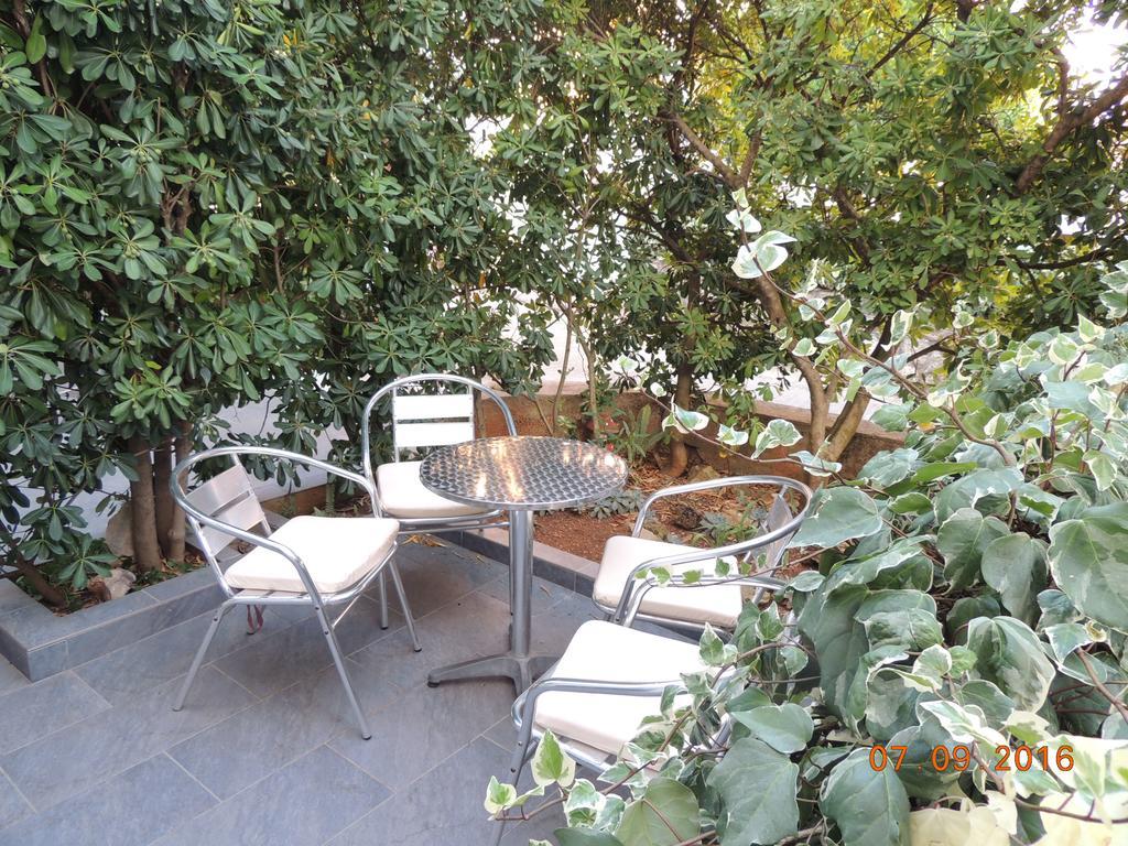 Apartments Suljic - Cash Only Property 스타리 그라드 외부 사진