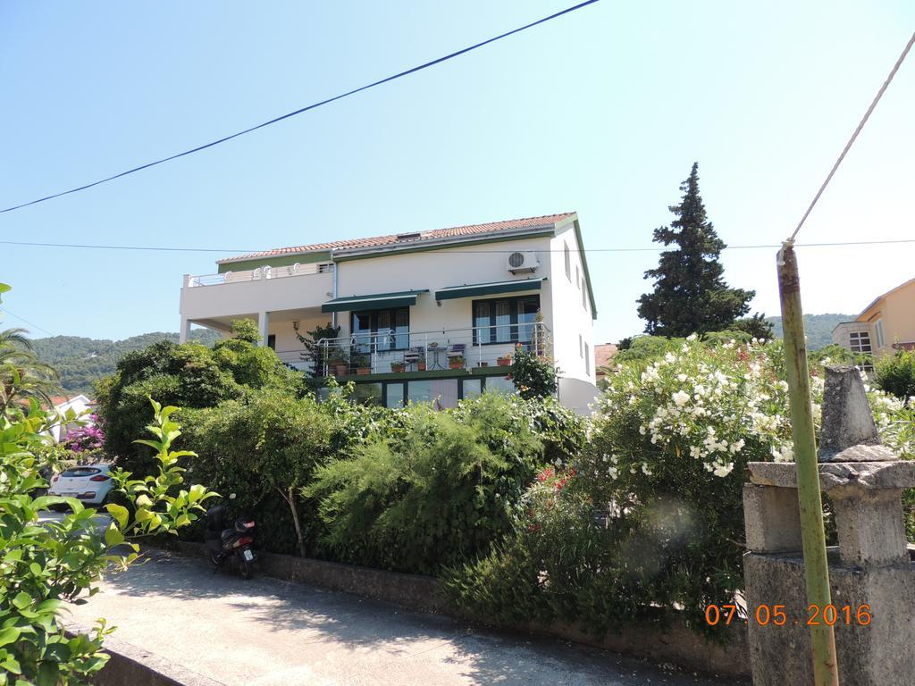 Apartments Suljic - Cash Only Property 스타리 그라드 외부 사진