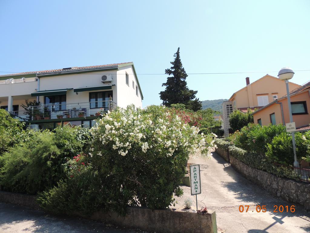 Apartments Suljic - Cash Only Property 스타리 그라드 외부 사진