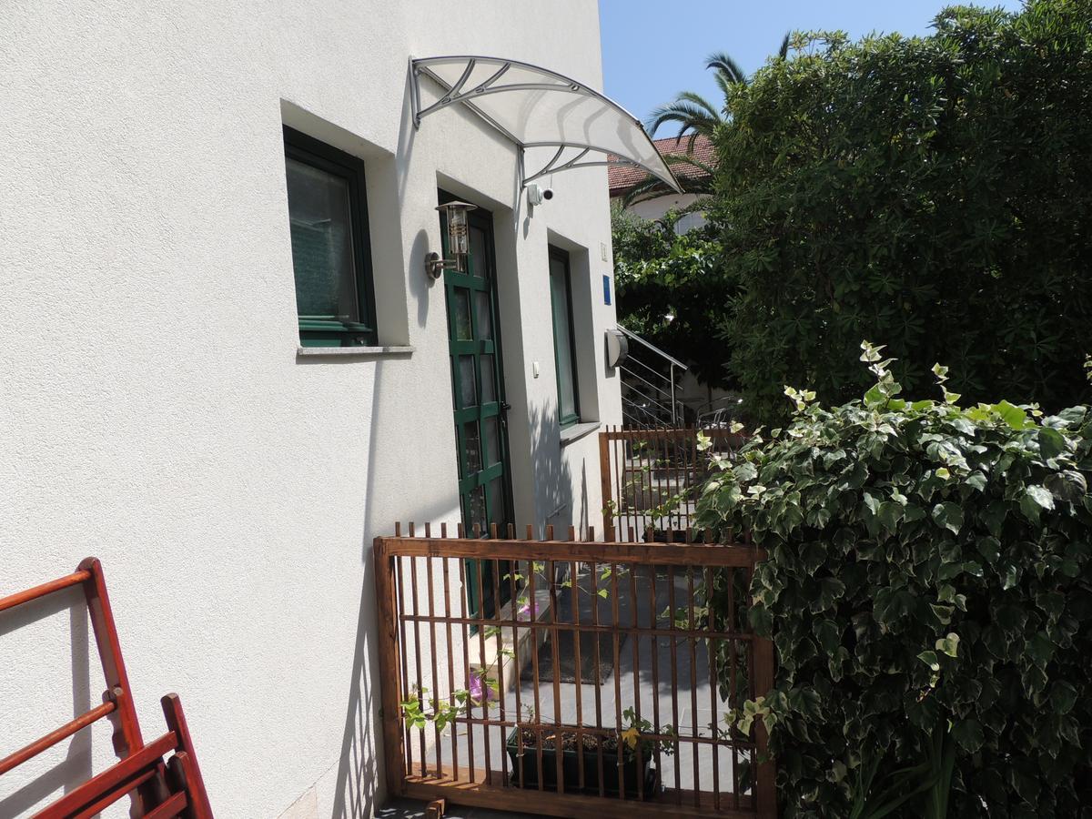Apartments Suljic - Cash Only Property 스타리 그라드 외부 사진