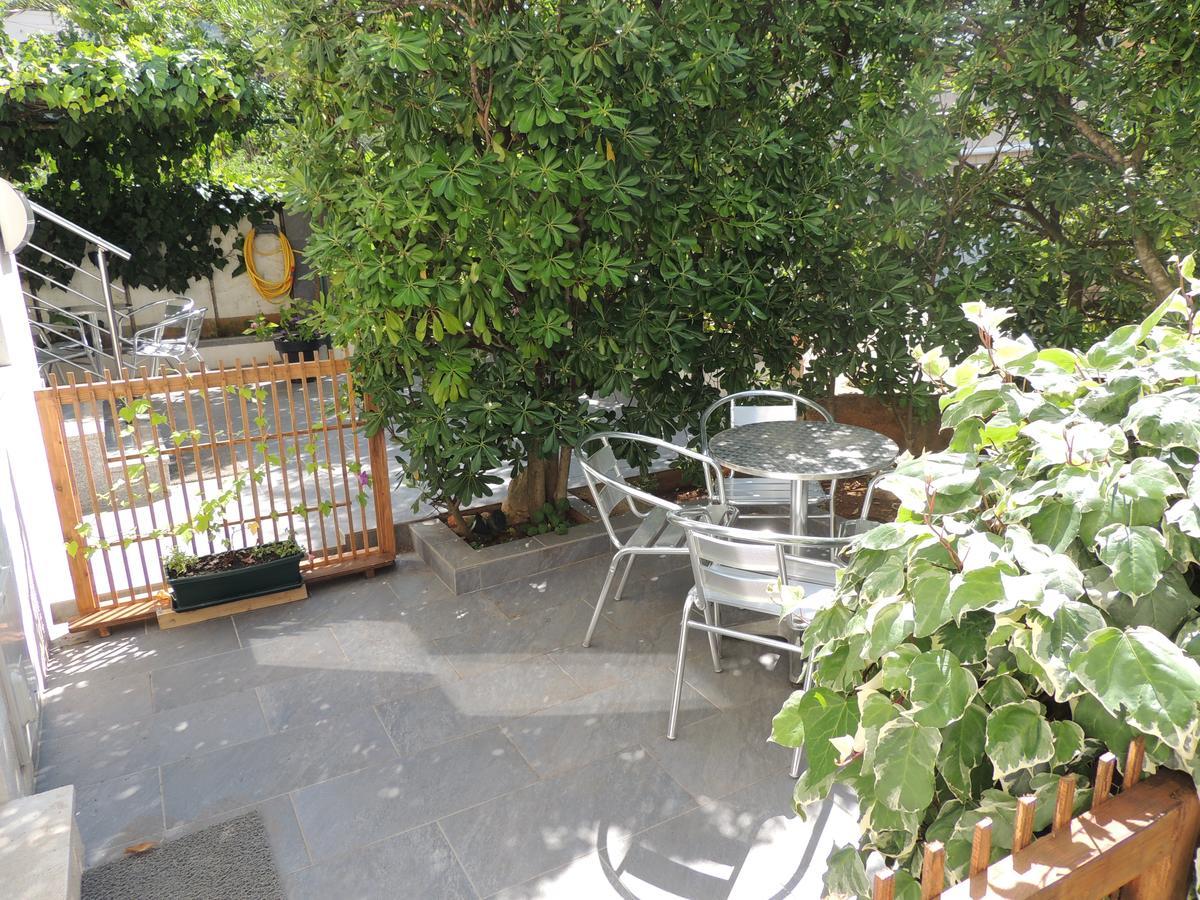 Apartments Suljic - Cash Only Property 스타리 그라드 외부 사진