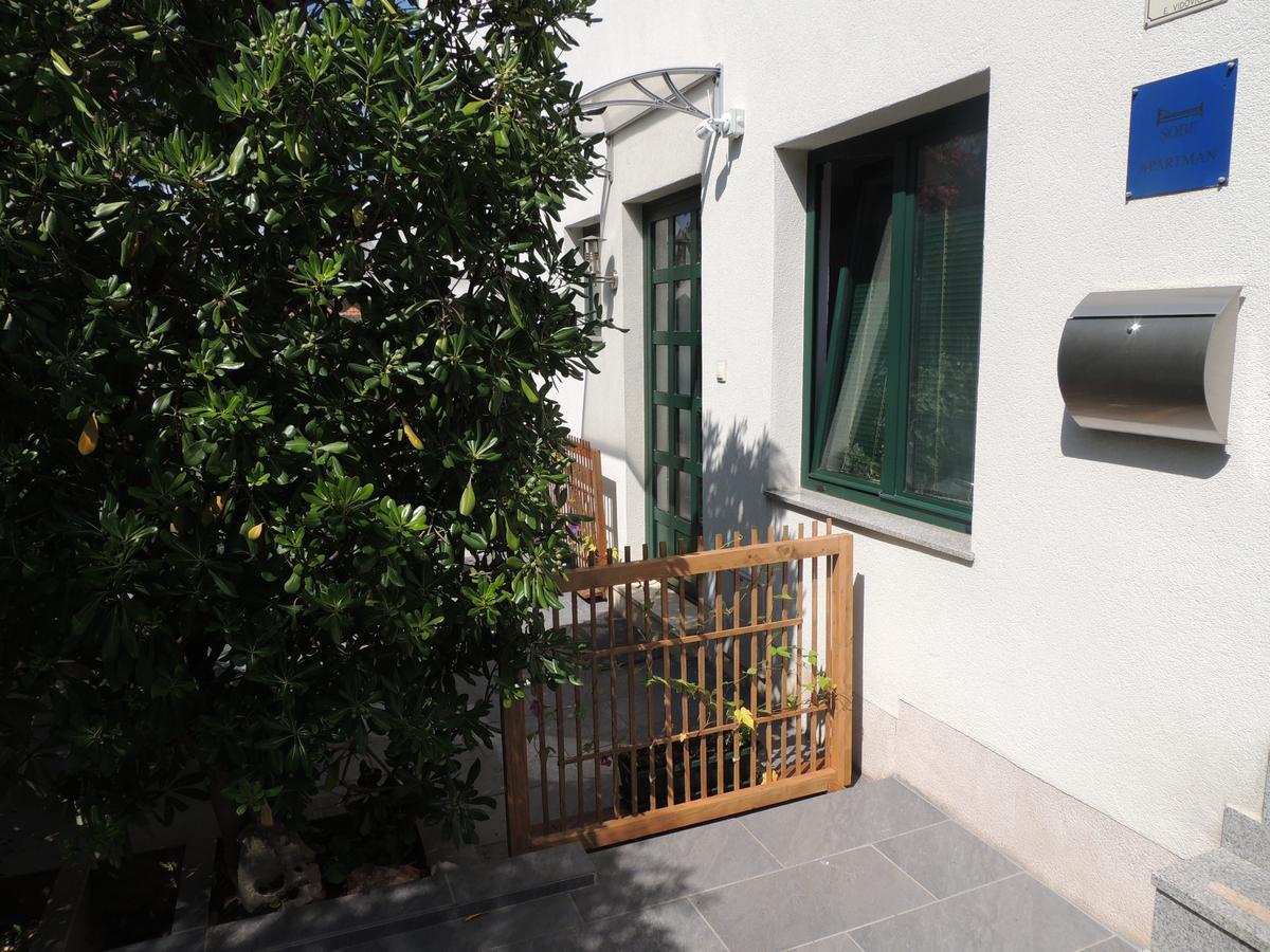 Apartments Suljic - Cash Only Property 스타리 그라드 외부 사진