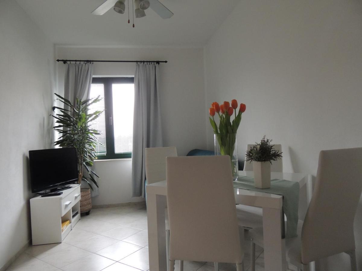 Apartments Suljic - Cash Only Property 스타리 그라드 외부 사진
