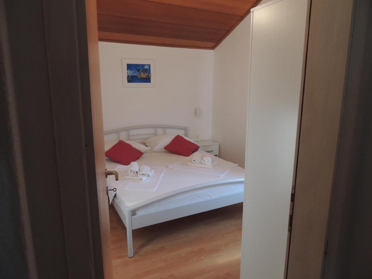 Apartments Suljic - Cash Only Property 스타리 그라드 외부 사진