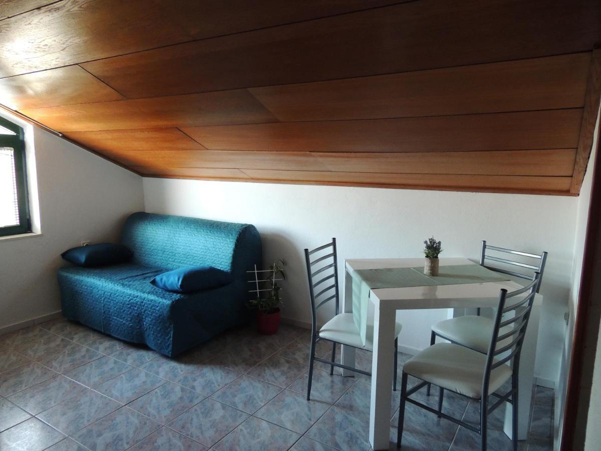 Apartments Suljic - Cash Only Property 스타리 그라드 외부 사진