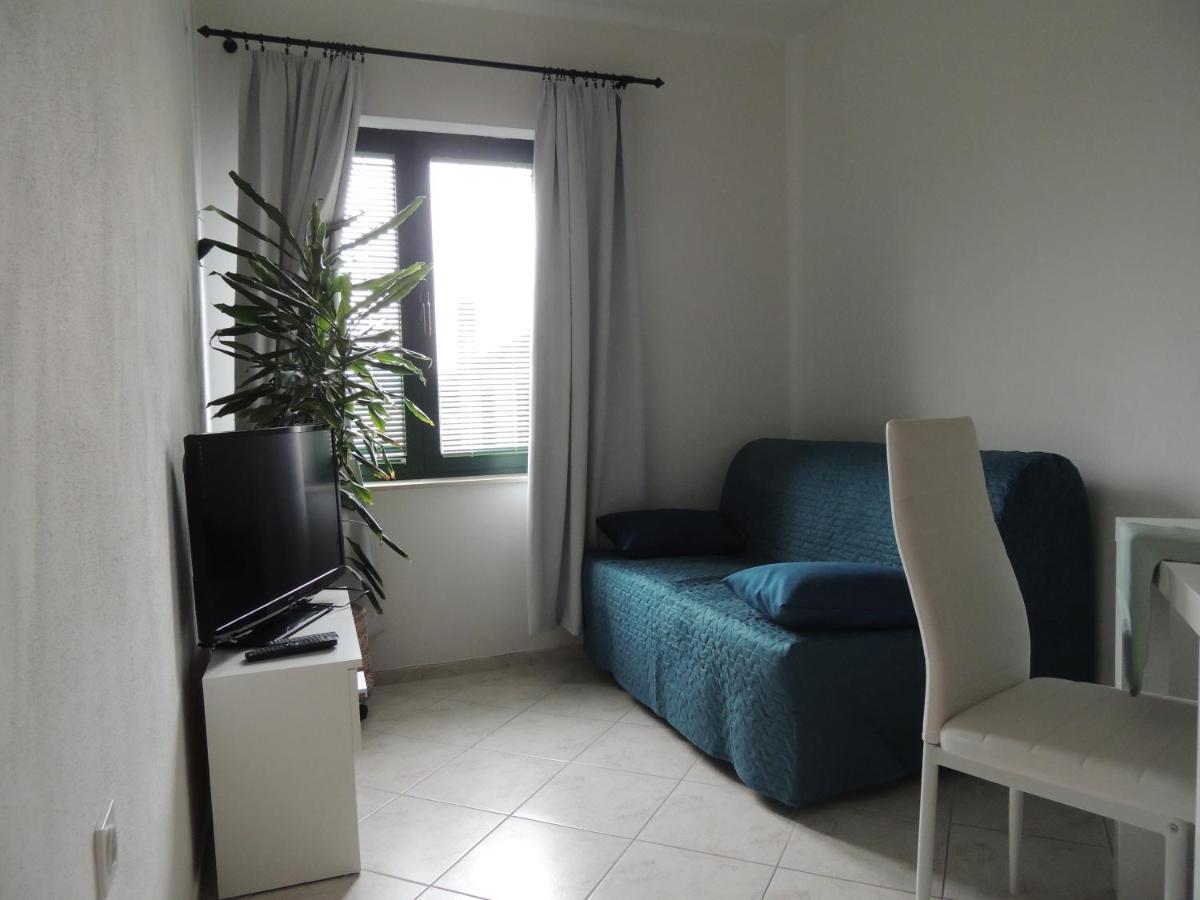 Apartments Suljic - Cash Only Property 스타리 그라드 외부 사진