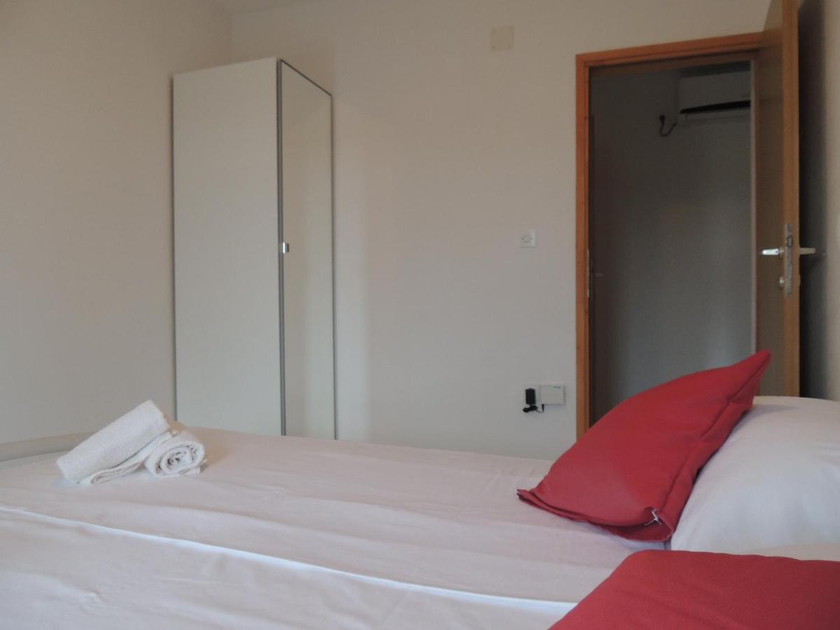 Apartments Suljic - Cash Only Property 스타리 그라드 외부 사진