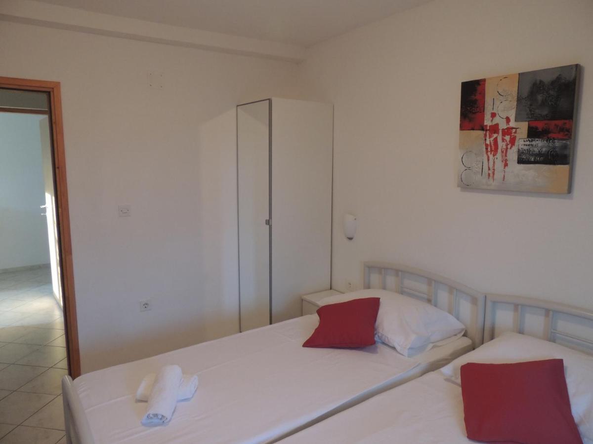 Apartments Suljic - Cash Only Property 스타리 그라드 외부 사진