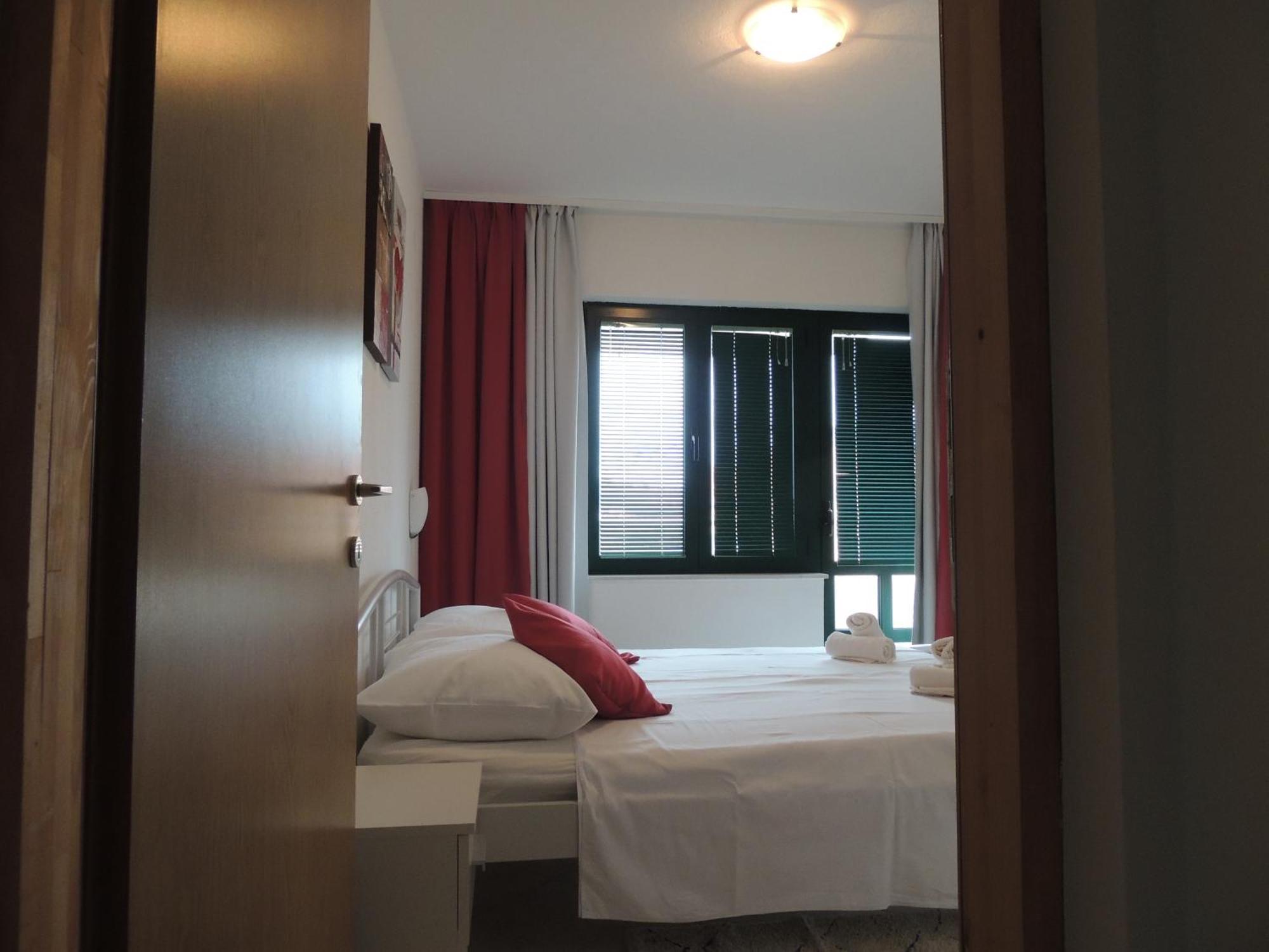 Apartments Suljic - Cash Only Property 스타리 그라드 외부 사진