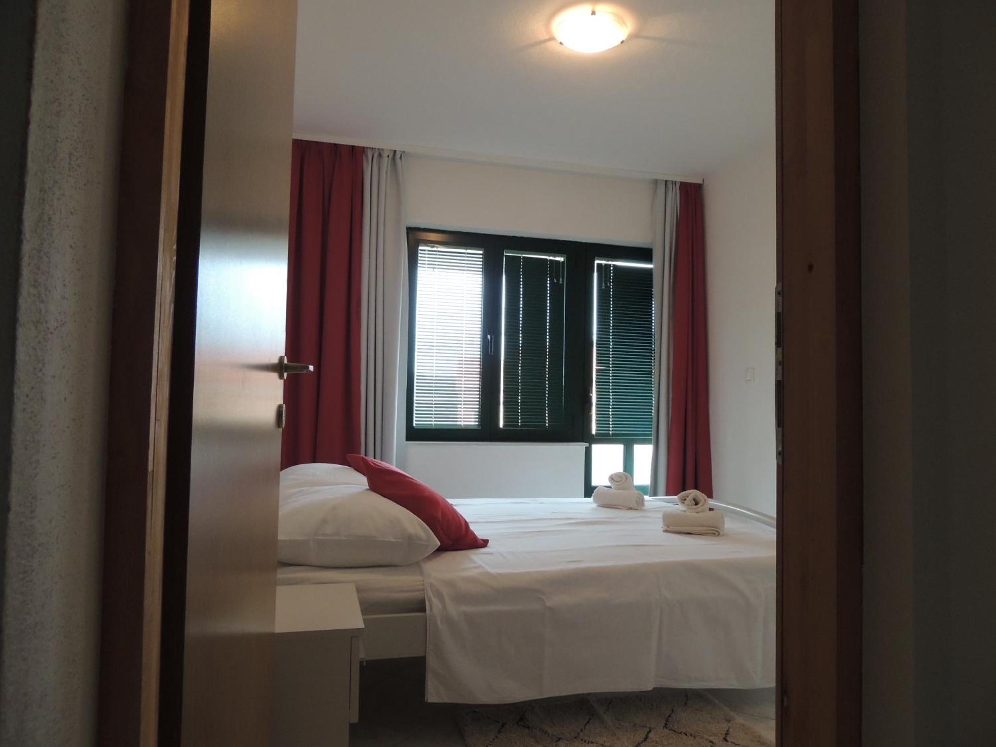 Apartments Suljic - Cash Only Property 스타리 그라드 외부 사진