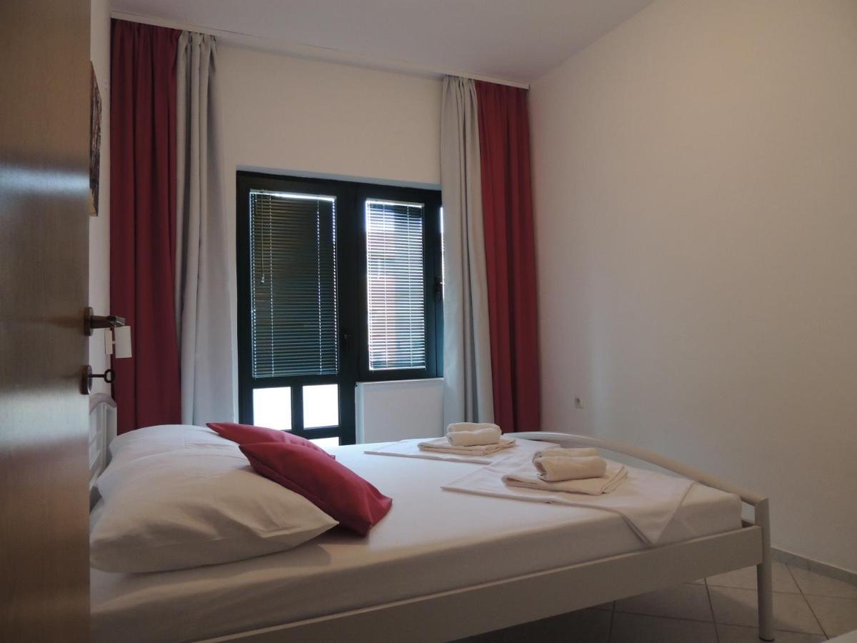 Apartments Suljic - Cash Only Property 스타리 그라드 외부 사진