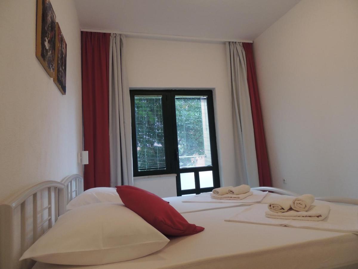 Apartments Suljic - Cash Only Property 스타리 그라드 외부 사진