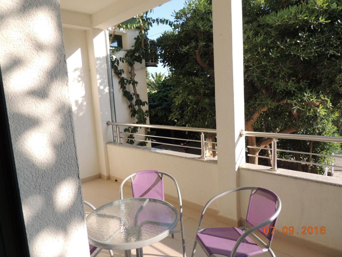Apartments Suljic - Cash Only Property 스타리 그라드 외부 사진