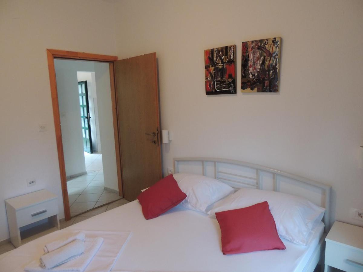 Apartments Suljic - Cash Only Property 스타리 그라드 외부 사진